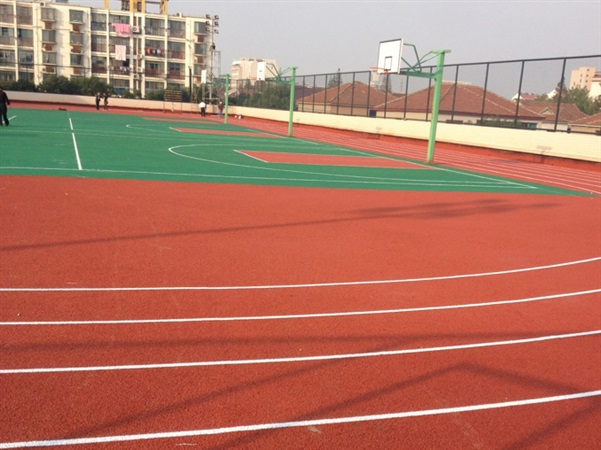 蘇州屋頂籃球場及跑道工程收尾